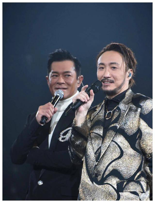 揭秘澳門天天好彩幽默產(chǎn)，一份獨特的2025年猜測報告,，澳門天天好彩幽默產(chǎn)業(yè)揭秘,，獨特的2025年猜測報告亮相