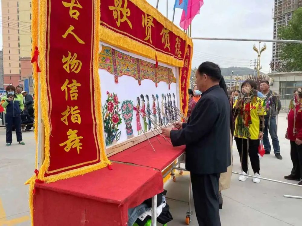 新澳門王中王期期中揭秘,，探索博彩世界的秘密與機遇（2025年更新版）,，揭秘新澳門王中王博彩奧秘與機遇，期期中預(yù)測（2025年最新版）