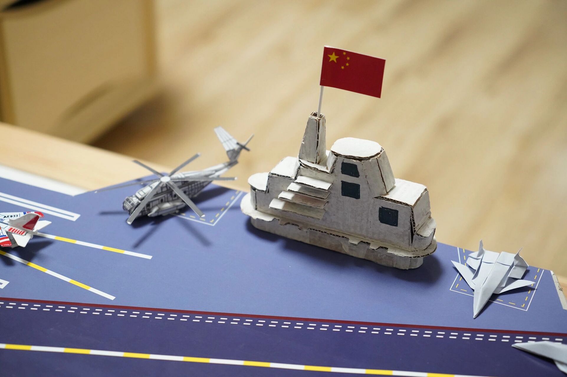 軍事模型幼兒園手工,，培養(yǎng)孩子的軍事興趣與動(dòng)手能力,，軍事模型手工制作，幼兒園里的軍事興趣與動(dòng)手能力培養(yǎng)之旅