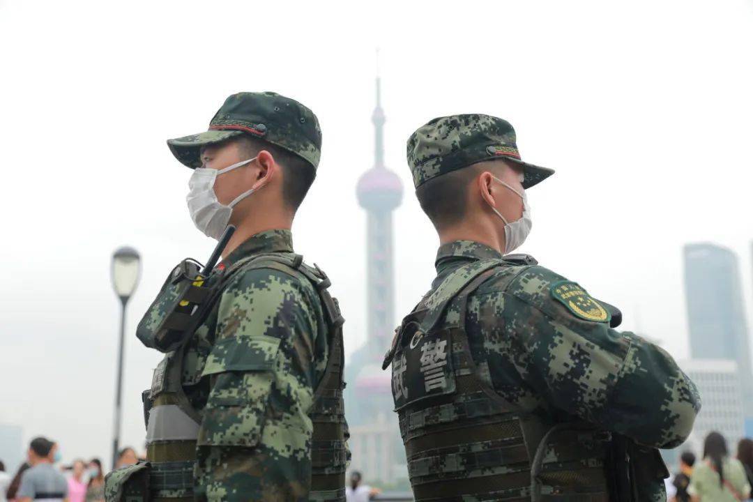 為什么武警能天天玩手機(jī)，探究武警信息化建設(shè)的進(jìn)步與現(xiàn)狀,，武警信息化建設(shè)的進(jìn)步與現(xiàn)狀,，揭秘武警天天玩手機(jī)背后的原因