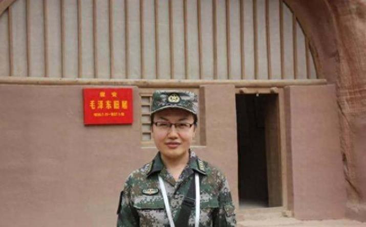 軍事評論員李莉個(gè)人簡介，軍事評論員李莉的生平簡介