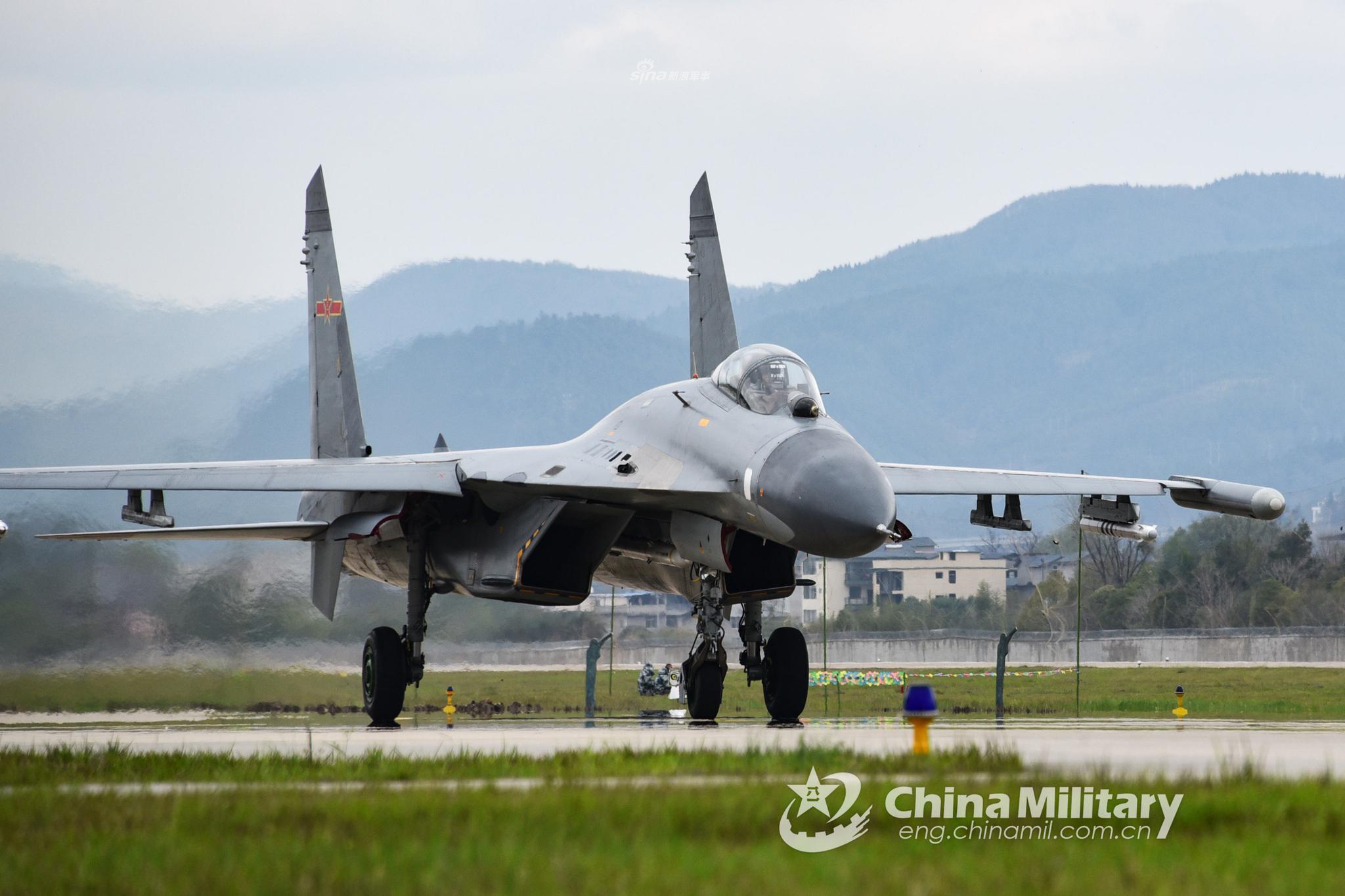 殲-11,，單發(fā)還是雙發(fā)？深度解析中國空軍主力戰(zhàn)機發(fā)動機配置特點,，深度解析,，殲-11戰(zhàn)機發(fā)動機配置特點——單發(fā)還是雙發(fā)？