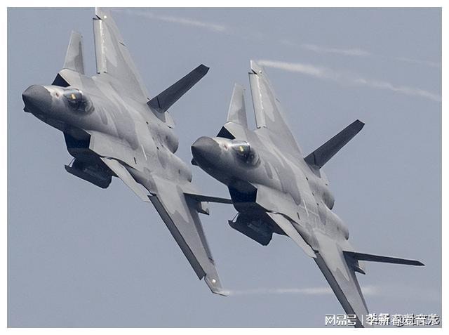 殲19戰(zhàn)斗機(jī)圖片，探索未來空中霸主的風(fēng)采,，未來空中霸主風(fēng)采揭秘,，殲19戰(zhàn)斗機(jī)圖片探索