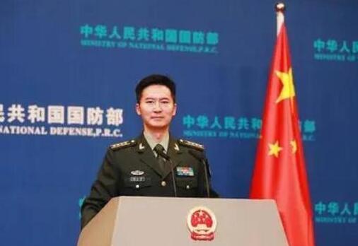 國防軍事頻道男主持人，照亮軍事資訊的星光,，國防軍事頻道男主持人,，星光照亮軍事資訊之路