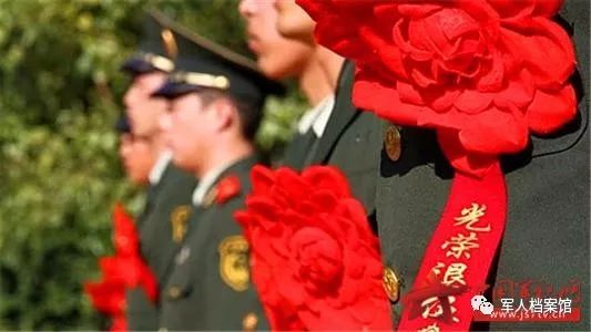 軍人照片單人照,，榮耀的瞬間與時(shí)代的印記，軍人榮耀瞬間與時(shí)代印記,，單人照見證時(shí)代變遷