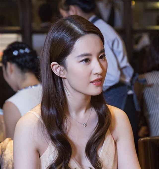 劉亦菲